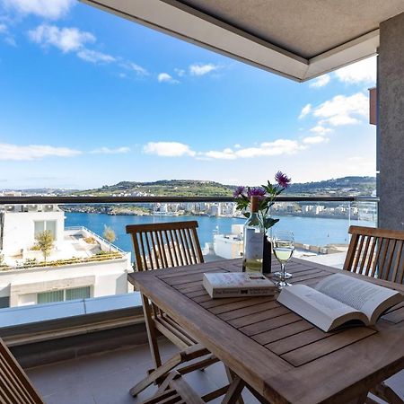 A Stunning Apartment With Spectacular Sea Views セント・ポールズ・ベイ エクステリア 写真