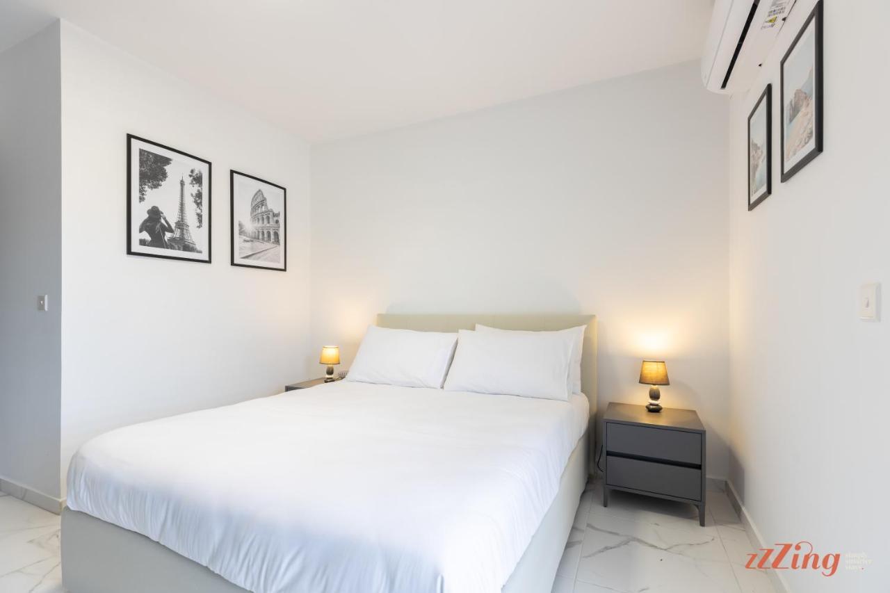 A Stunning Apartment With Spectacular Sea Views セント・ポールズ・ベイ エクステリア 写真