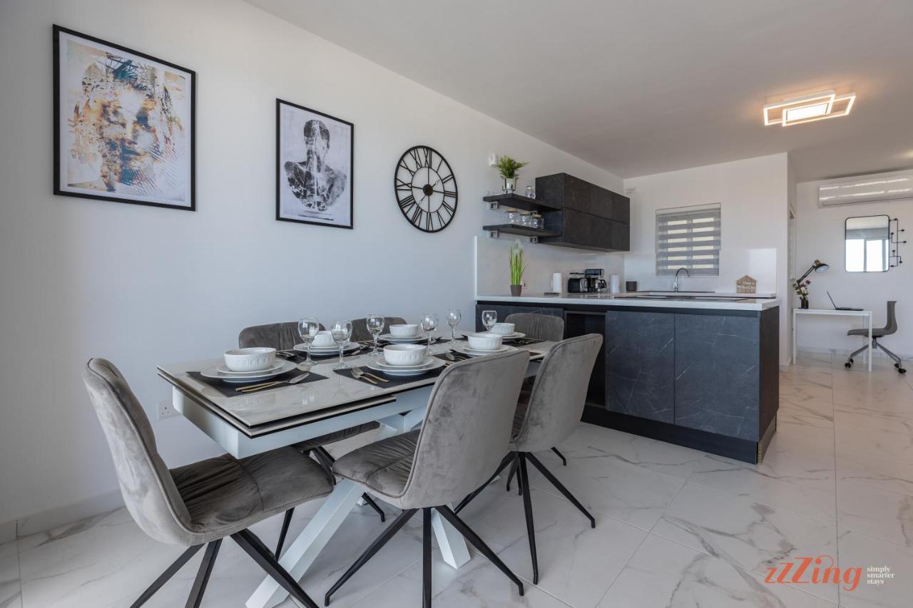 A Stunning Apartment With Spectacular Sea Views セント・ポールズ・ベイ エクステリア 写真