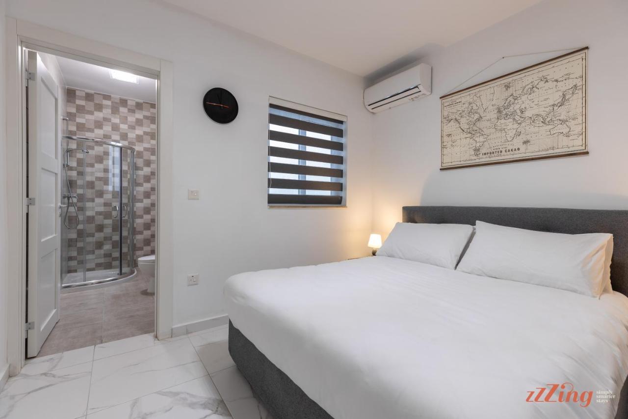 A Stunning Apartment With Spectacular Sea Views セント・ポールズ・ベイ エクステリア 写真
